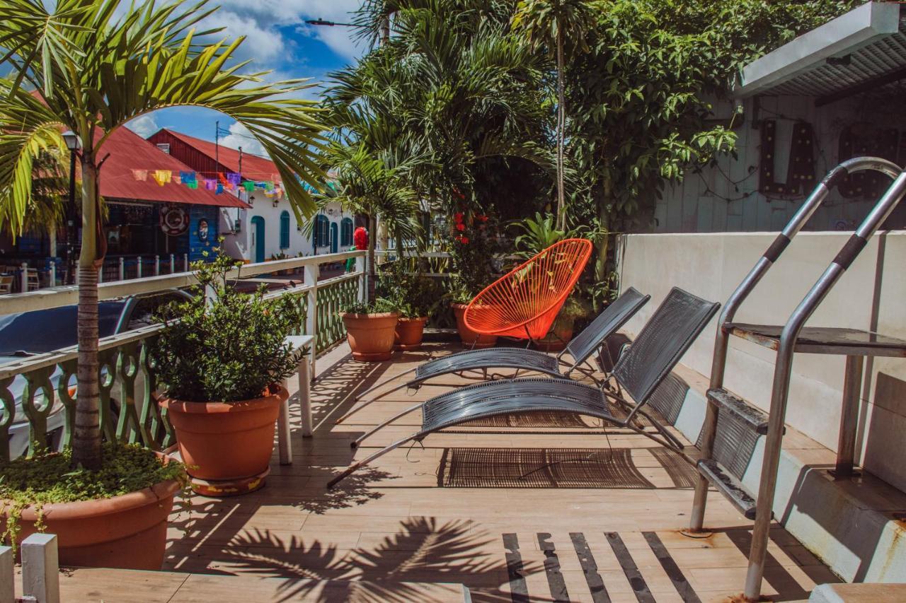 Hotel Peten Flores Exteriör bild